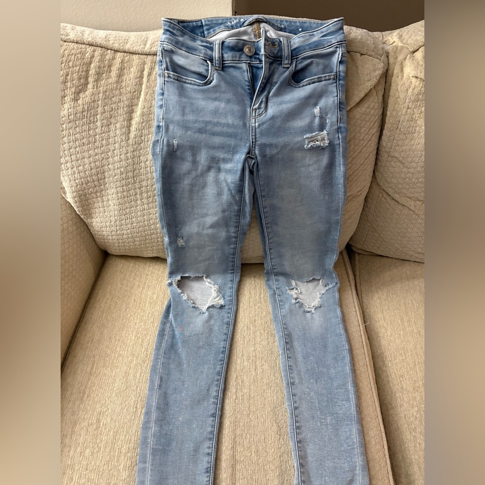 American Eagle Outfitters Light Blue Distressed Skinny Jeans